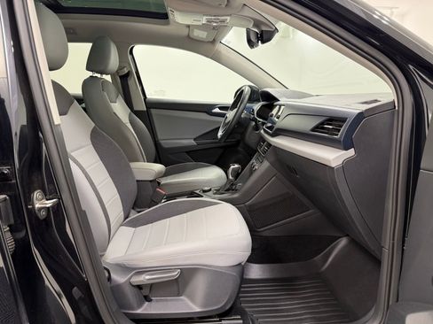 Used 2022 Volkswagen Taos SE image 29