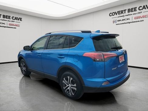 Used 2017 Toyota RAV4 LE image 7