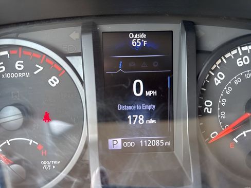 Used 2021 Toyota Tacoma SR w/ SR Convenience Package image 21