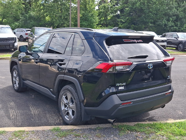 Used 2023 Toyota RAV4 LE AWD/4WD image 4