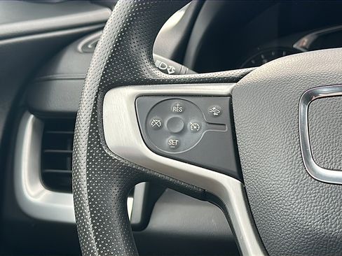 Used 2022 GMC Terrain SLE image 29