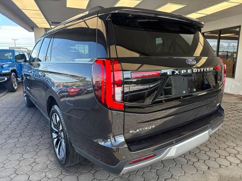 Used 2025 Ford Expedition Max Platinum w/ Driver's Package AWD/4WD image 8