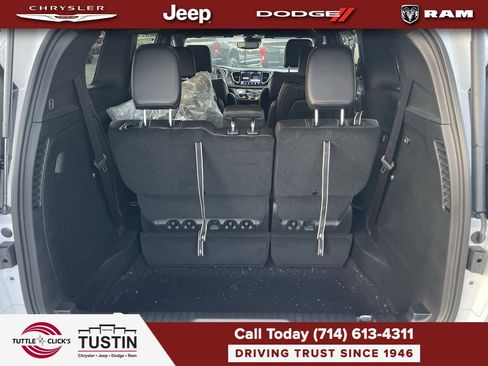 New 2026 Chrysler Pacifica Select FWD image 27