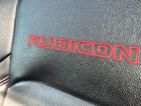 Used 2020 Jeep Gladiator Rubicon w/ Uconnect 4C Nav & Sound Group AWD/4WD image 37