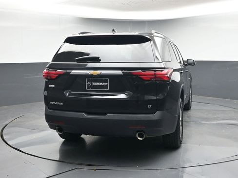 Used 2022 Chevrolet Traverse LT image 3