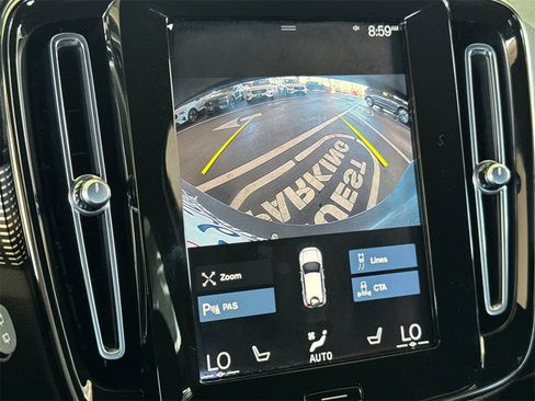 Certified 2021 Volvo XC40 T5 R-Design image 19