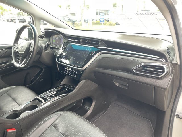 Used 2023 Chevrolet Bolt LT w/ Infotainment Package FWD image 27