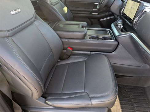 New 2025 Ford Expedition Platinum w/ Stealth Performance Package image 28