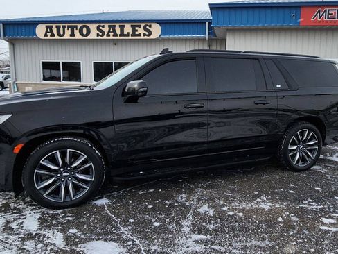 Used 2023 Cadillac Escalade ESV Sport Platinum w/ LPO, ONYX Package AWD/4WD image 14