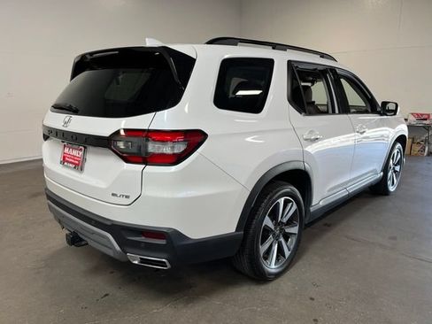Used 2023 Honda Pilot Elite image 3