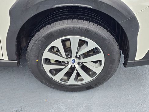 Used 2023 Subaru Outback Premium AWD/4WD image 9