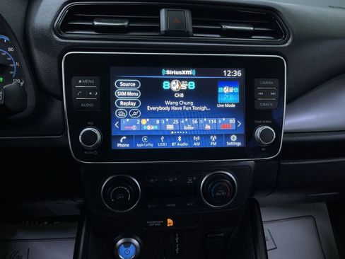 Used 2025 Nissan Leaf S image 21