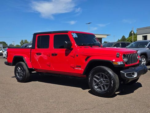 Used 2024 Jeep Gladiator Sport AWD/4WD image 30