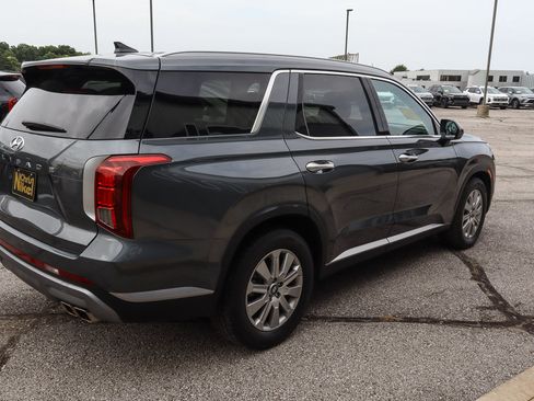 Used 2025 Hyundai Palisade SEL FWD image 4