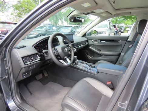 Used 2024 Honda Civic Touring image 2