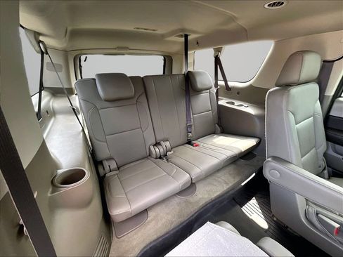 Used 2017 Chevrolet Suburban Premier AWD/4WD image 29