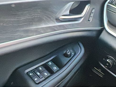 New 2025 Jeep Grand Cherokee Limited image 32