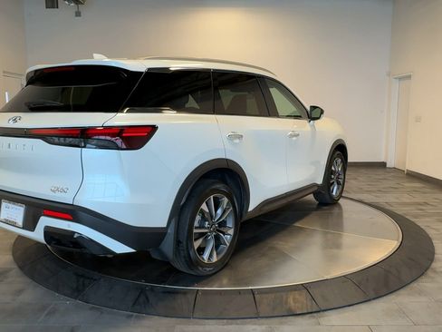 Certified 2025 INFINITI QX60 Luxe image 8