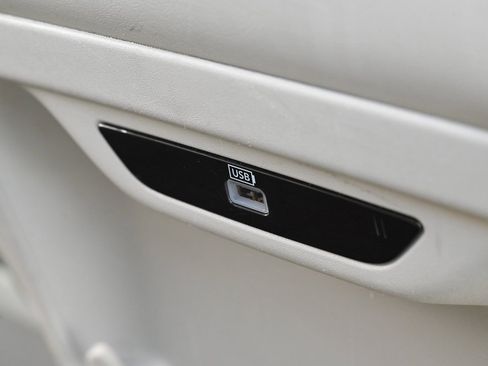 Used 2020 Chrysler Pacifica Limited image 39