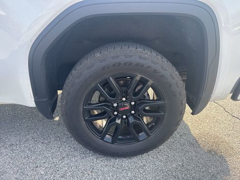 Used 2020 GMC Sierra 1500 Elevation w/ Elevation Value Package image 13