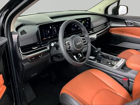 New 2026 Kia Carnival SX w/ SX Dark Edition Package FWD image 8