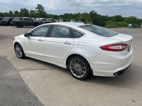 Used 2015 Ford Fusion SE w/ Equipment Group 202A FWD image 4