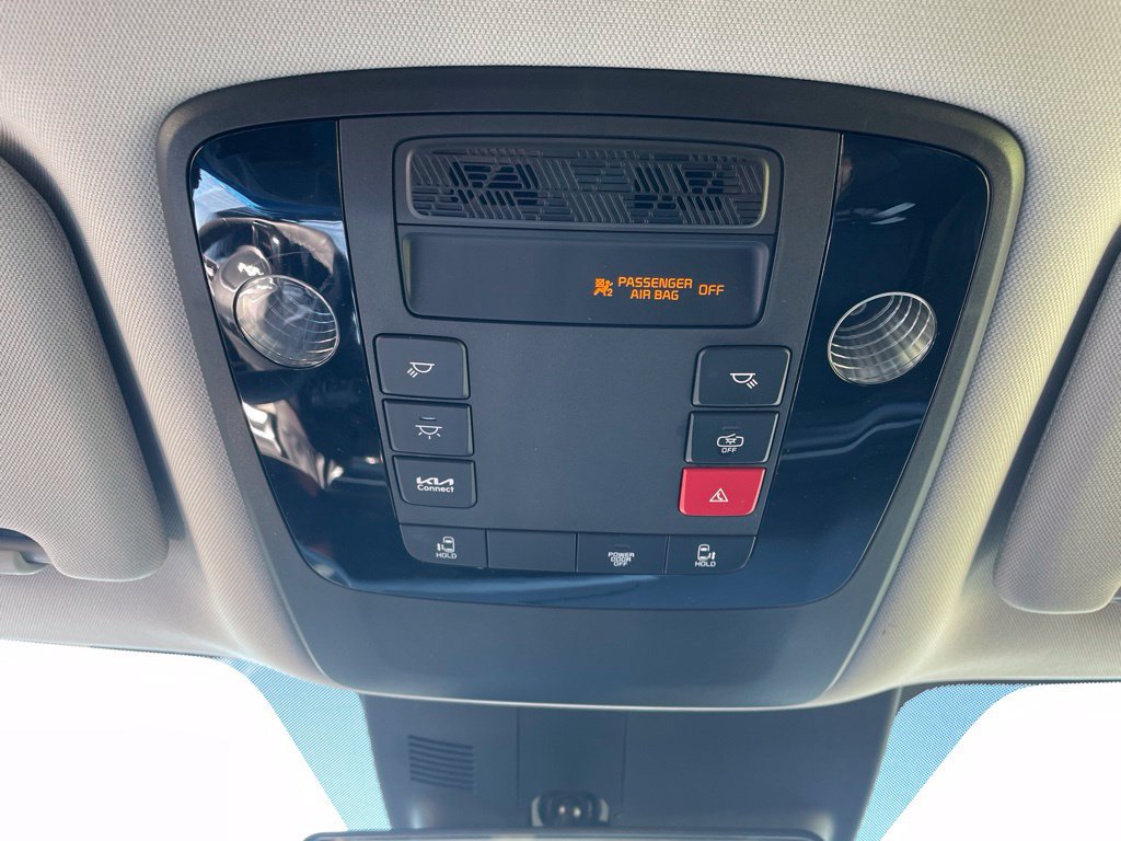 Used 2026 Kia Carnival FWD image 19