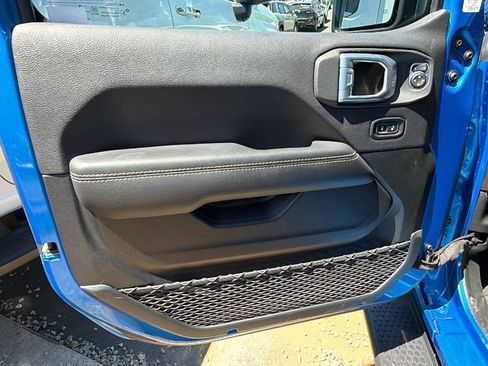 Used 2021 Jeep Wrangler Unlimited Sahara AWD/4WD image 18