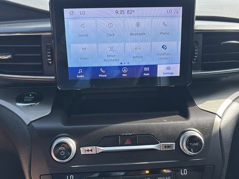 Used 2020 Ford Explorer XLT w/ Equipment Group 202A AWD/4WD image 23
