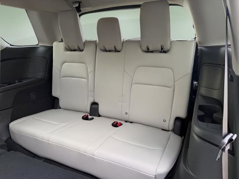 New 2026 Nissan Pathfinder SL AWD/4WD image 9