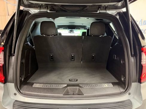 Used 2025 GMC Yukon Denali AWD/4WD image 29