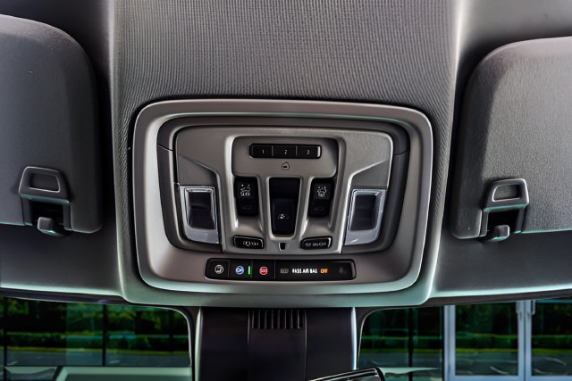 Used 2025 Chevrolet Silverado 1500 LT Trail Boss w/ Convenience Package II AWD/4WD image 21
