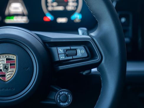 Certified 2025 Porsche Cayenne E-Hybrid AWD/4WD image 8