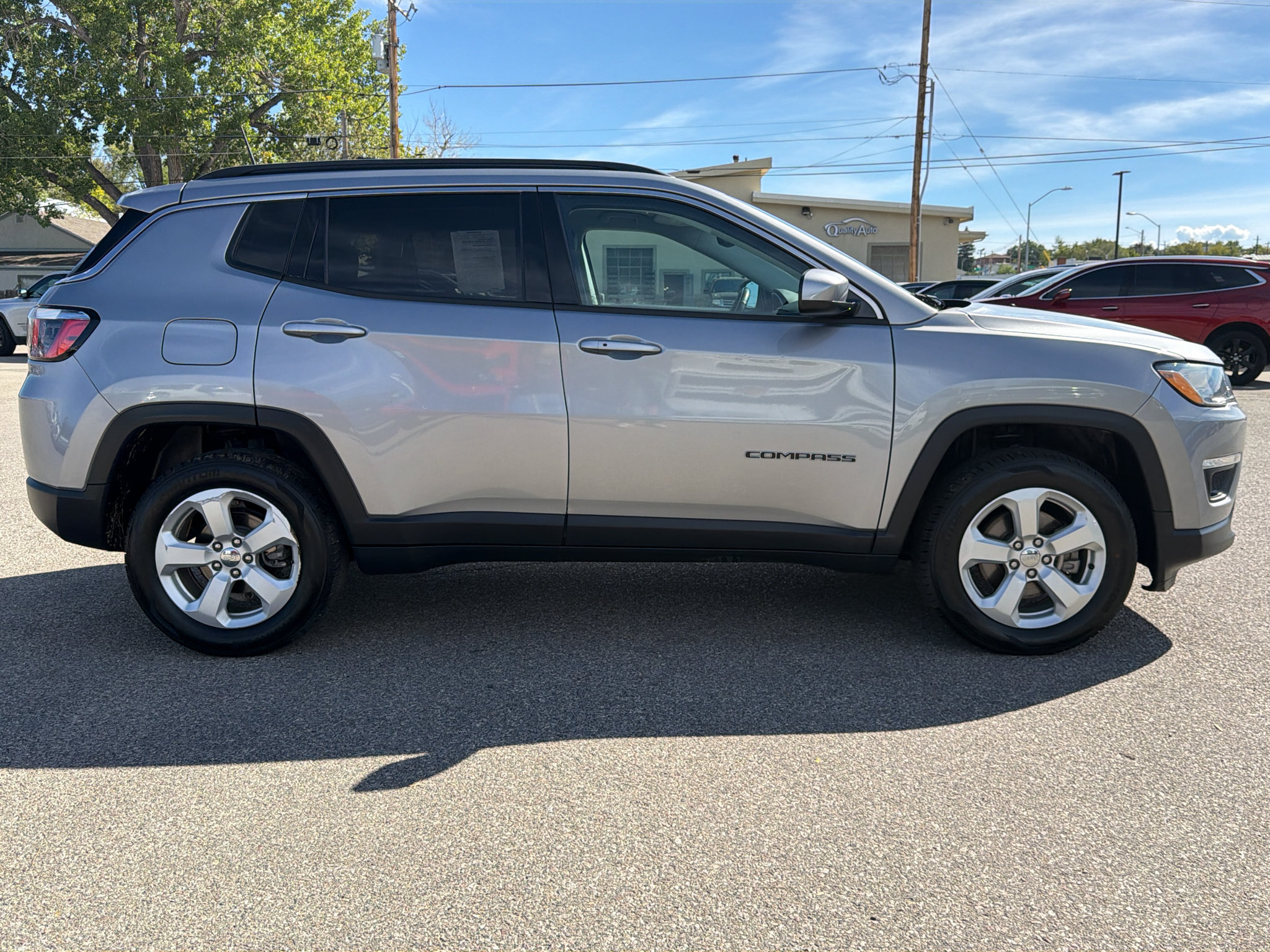Used 2019 Jeep Compass Latitude w/ Cold Weather Group AWD/4WD image 6