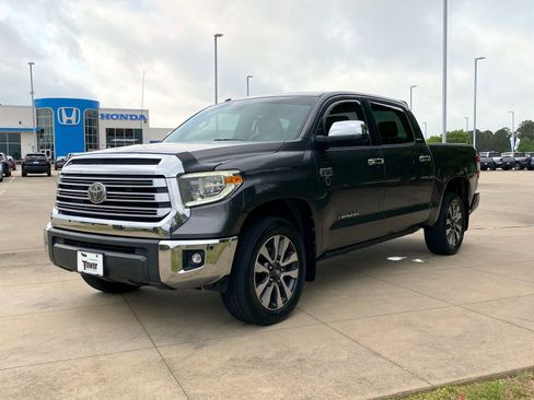 Used 2018 Toyota Tundra Limited w/ Limited Premium Package image 3