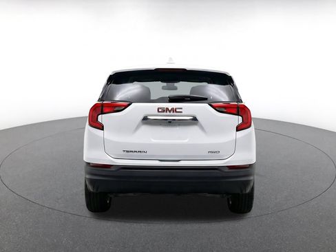 Used 2024 GMC Terrain SLT AWD/4WD image 6