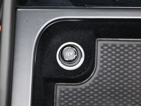 Used 2018 Bentley Bentayga AWD/4WD image 49