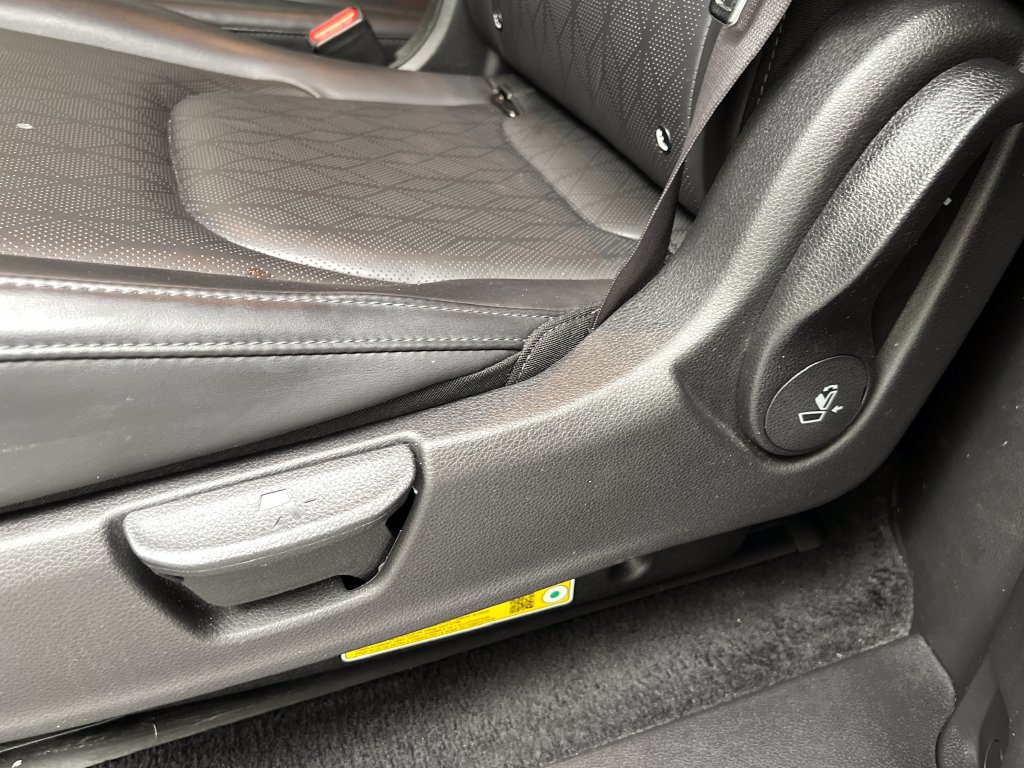 Used 2025 Kia Carnival FWD image 20