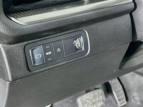 Used 2024 Chevrolet Traverse LS FWD image 16
