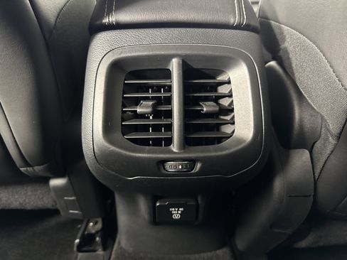 Used 2015 Jeep Cherokee Limited w/ Luxury Group image 22