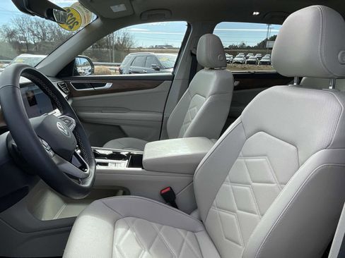 Certified 2025 Volkswagen Atlas SE w/ Panoramic Sunroof Package image 20