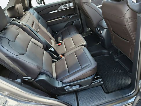 New 2026 Ford Explorer Platinum AWD/4WD image 30