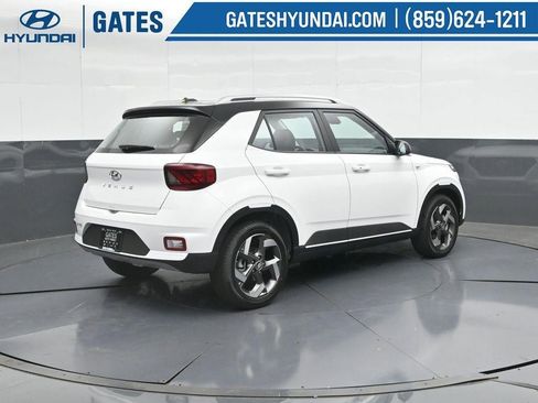 New 2025 Hyundai Venue Limited image 2