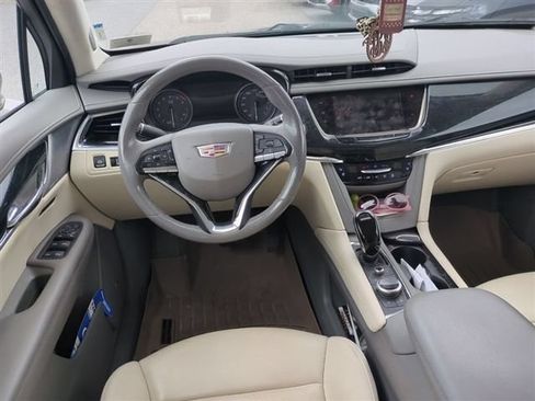 Used 2022 Cadillac XT6 Premium Luxury w/ Technology Package AWD/4WD image 28