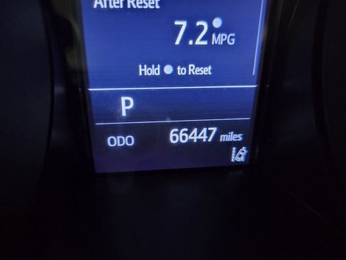 Used 2019 Toyota C-HR XLE image 16