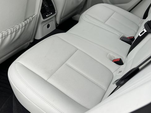 Certified 2025 Porsche Macan image 18