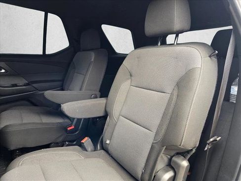 Used 2023 Chevrolet Traverse LT w/ Rear Camera Mirror Package image 12