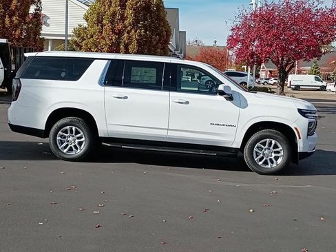 New 2026 Chevrolet Suburban LT w/ Comfort Package image 7