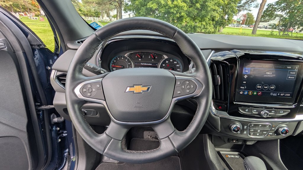 Used 2023 Chevrolet Traverse LT AWD/4WD image 8