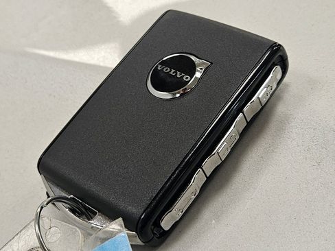 New 2025 Volvo XC60 T8 Core w/ Protection Package Premier image 42